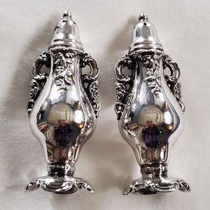 VINTAGE WALLACE BAROQUE SALT/PEPPER SHAKERS
